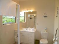 Deluxe Queen Room with Garden View