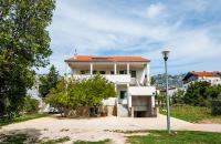 Apartman Iva-family holiday 250 m from pebble beach - Chambres d'hôtes Seline