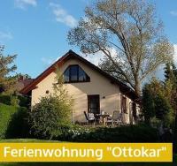 B&B Knorrendorf - Ferienwohnung Ottokar Familie Dust Nähe Neubrandenburg - Bed and Breakfast Knorrendorf