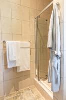 Suite Lit King-Size - Vue sur Piscine