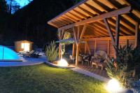 Gästehaus Almrausch, Ferienanlage mit Pool - Chambres d’hôtes Nassereith