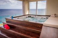 Lux Properties- Seaside Serenity Corner - Bed and Breakfast