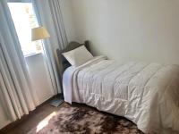 Standaard Tweepersoonskamer met 2 Aparte Bedden - Gedeelde Badkamer