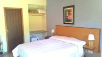 Chambre Lit Queen-Size avec Balcon