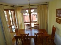 Piso grande en el centro de Jaca con WIFI y garaje - B&B Jaca