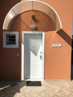 DISTRiCT 01 -Luxurious Villa with private beach - Ferienwohnung