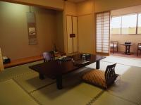 Chambre de Style Japonais avec Salle de Bains Commune