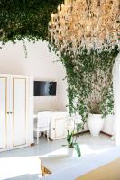 Zimmer mit Kingsize-Bett, Balkon und Meerblick