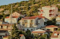 Villa Pina Apartment Evitos - B&B