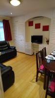 B&B Harrow Weald - Christchurch Guesthouse Apartments - Bed and Breakfast Harrow Weald