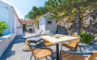 Seafront Apartment With Amazing Seaview - B&B