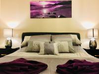 Azim and Suzi's city centre apartment Inverness - B&B Inverness