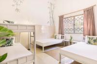 Quadruple Room with Private Bathroom