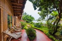 Deluxe Double Bungalow with Garden View 