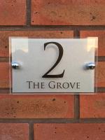 Luxury Portrush Holiday Homes - The Grove, Portrush Sleeps 14 - 6 bedrooms - Chambres d'hôtes Portrush