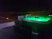 Luxury apartment MaLea with jacuzzi and sauna, by the sea - B&B Trogir