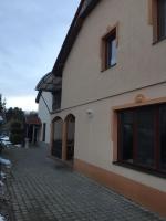 Car-es panzió - B&B Veľký Meder