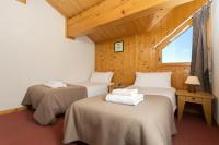Chalet (10 Adults)