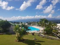 B&B Le Gosier - Superbe studio en duplex, vue sur mer et piscine - Bed and Breakfast Le Gosier