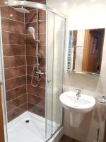 Dreibettzimmer mit eigenem Bad