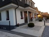 B&B Gerasdorf bei Wien - K40 - Bed and Breakfast Gerasdorf bei Wien