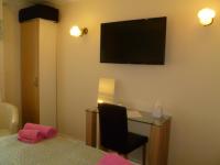 Standard Zimmer mit Kingsize-Bett