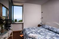 Standard Dreibettzimmer mit Meerblick