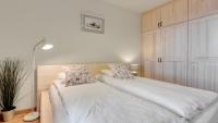 One-Bedroom Suite Apartment with Balcony