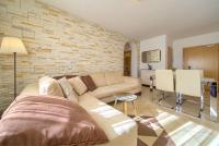 Appartamento con 2 Camere da Letto, Balcone e Terrazza