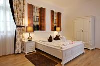 King Studio with Sofa Bed