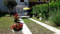 Apartment Nena- apartman sa posebnim ulazom u prizemlju, terasom i zelenom okućnicom - Chambres d'hôtes Rakotule