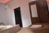 Chambre Triple - Accessible aux Personnes à Mobilité Réduite