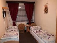 Tweepersoonskamer met 2 Aparte Bedden en Balkon