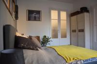 Bleak House - Bauhaus home in greener Budapest - Bed and Breakfast Boedapest