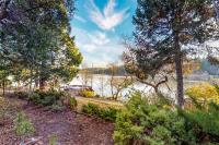 Heart's Desire on the Lake (01-275) - Bed and Breakfast Groveland