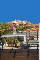 Family Suite (2 Adults + 2 Children)