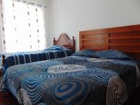Habitación Triple Básica con baño compartido