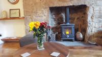 Pet friendly Turner Cottage in Norham Village - Bed and Breakfast Norham