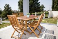Serene villa near the sea - Ferienwohnung