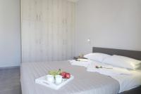 Deluxe One-Bedroom Apartment