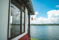 Apartment with Lake View