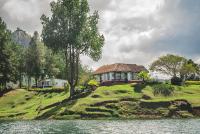 Apartment with Lake View