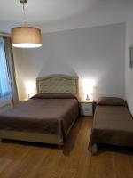 Comfort Dreibettzimmer mit Dusche und eigenem Bad