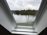 Lakeside Studio 2 Loft Apartment - Bed and Breakfast