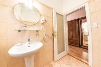 Habitación Doble con baño - 2 camas