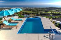 "NEW" Deluxe designer Villa Infinity, with Panoramic sea views,own exclusive heated private pool, subtropical gardens - Chambres d'hôtes Tías