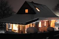 CHATA PACHNĄCA LASEM - Ferienwohnung Andrychow