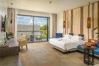 King Suite with Pool View + Free Daily 60mn Massage