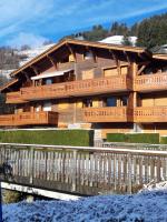 Apartment with Mountain View