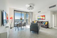 J Tower - Fantastic View - Top Location - Private parking - B&B